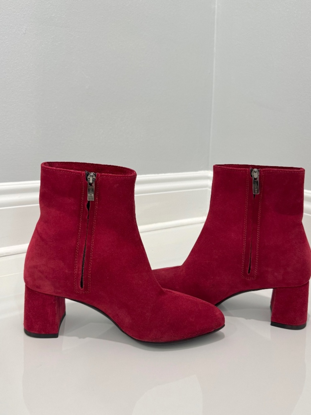 La Canadienne Jojo Burgundy Suede Ankle Boots Size 7